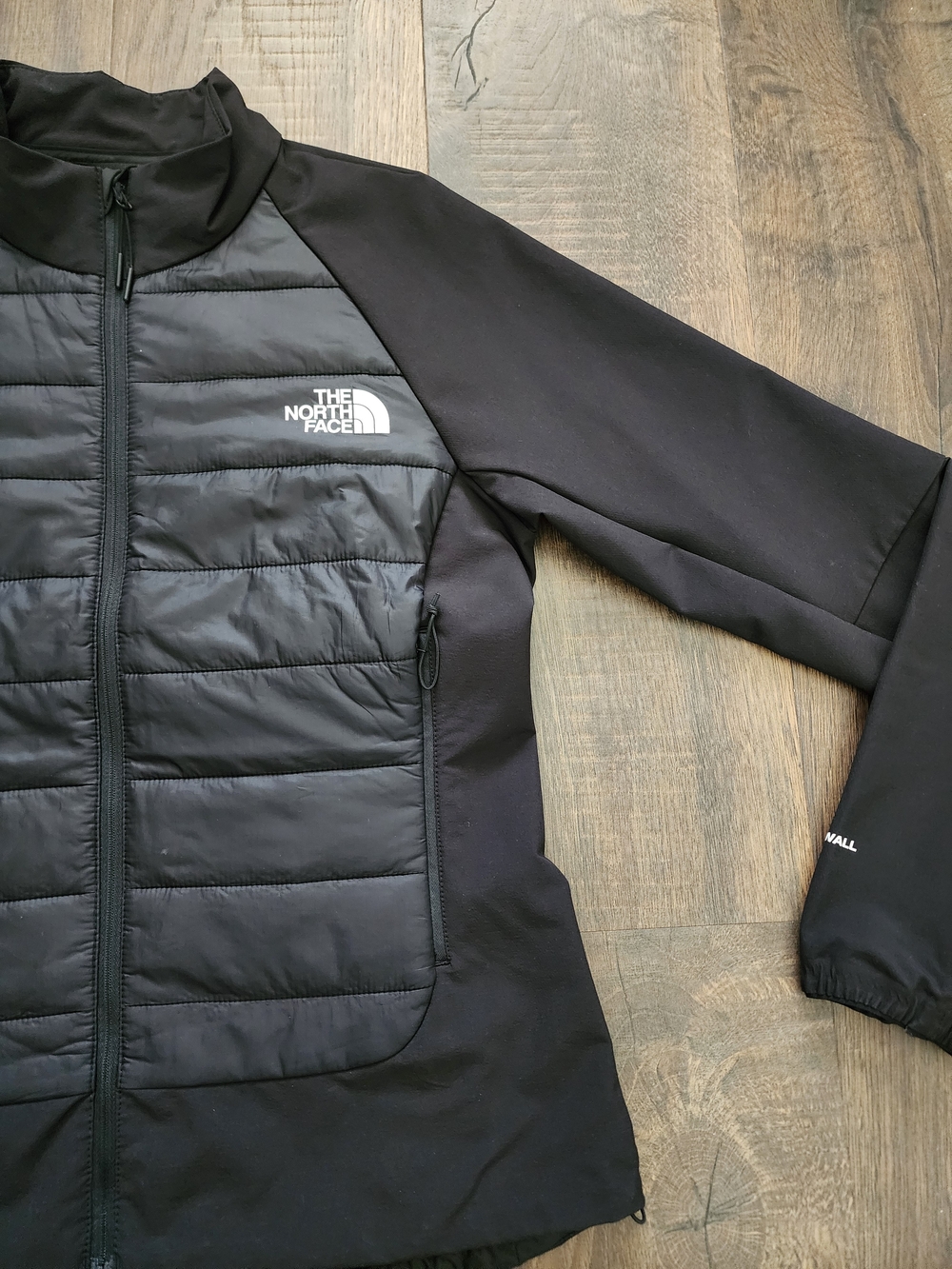 The North Face Women’s Black Quilted Hybrid Jacket - Picture 2 of 8